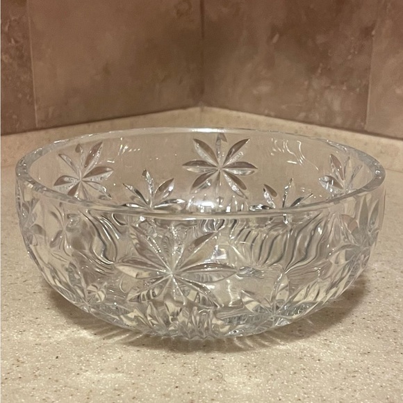 Christopher Stuart crystal daisy flower candy nut bowl. - Picture 3 of 4